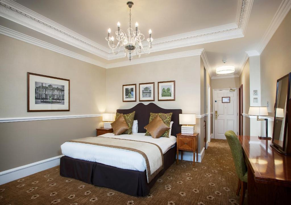 Down Hall Hotel Hatfield Heath Екстериор снимка