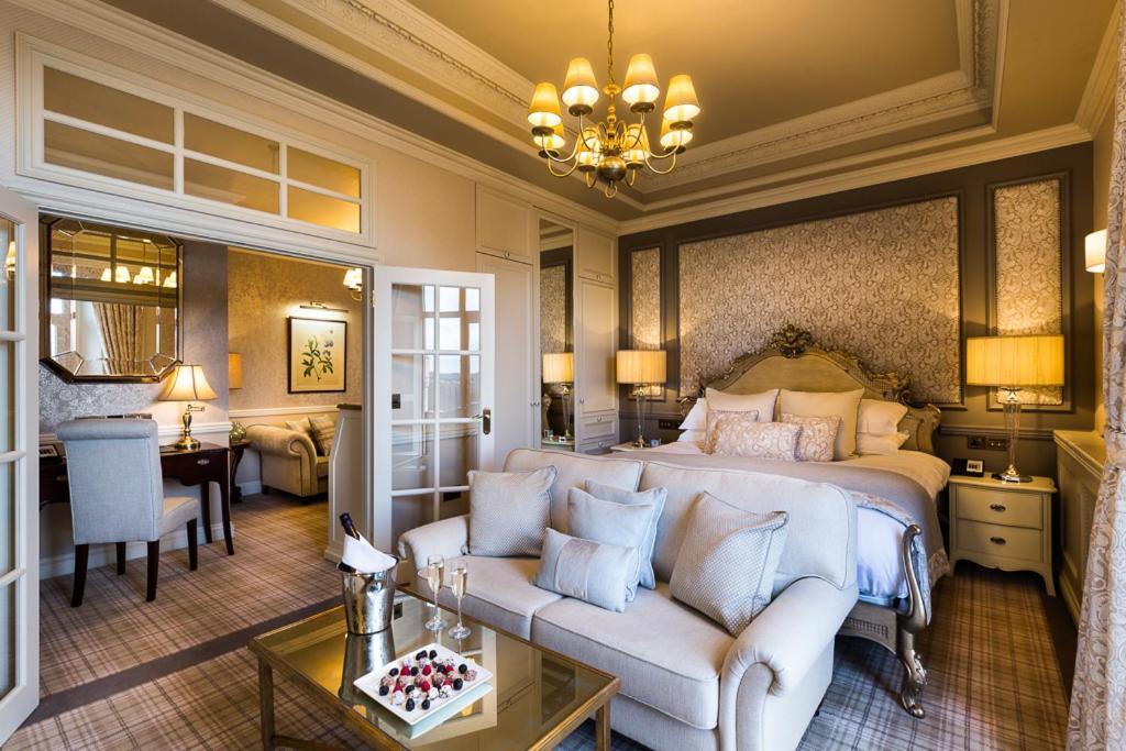 Down Hall Hotel Hatfield Heath Екстериор снимка